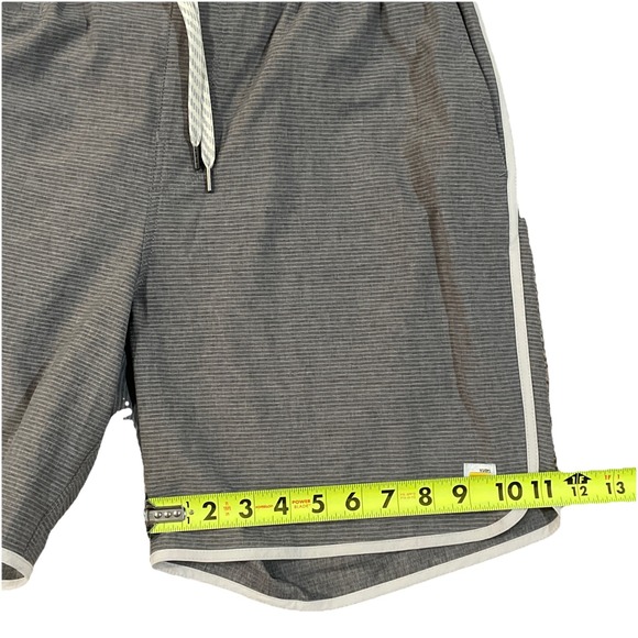 Vuori XL (34"-38") Banks Short 7" Inch V330 Gray Drawstring Stripe Zip Pocket - Picture 4 of 10